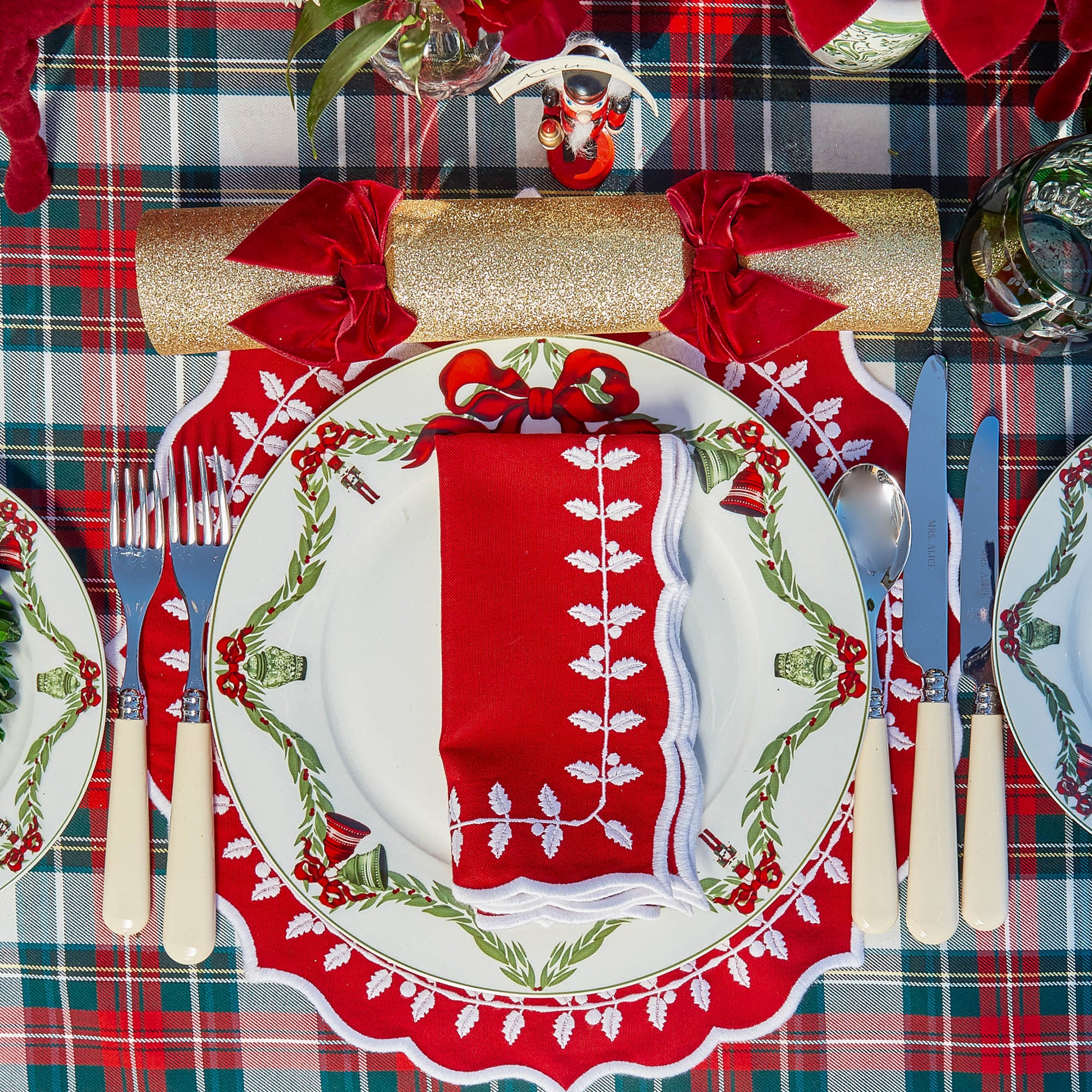 Red Bow Laurel Placemats (Set of 4) - Image 4