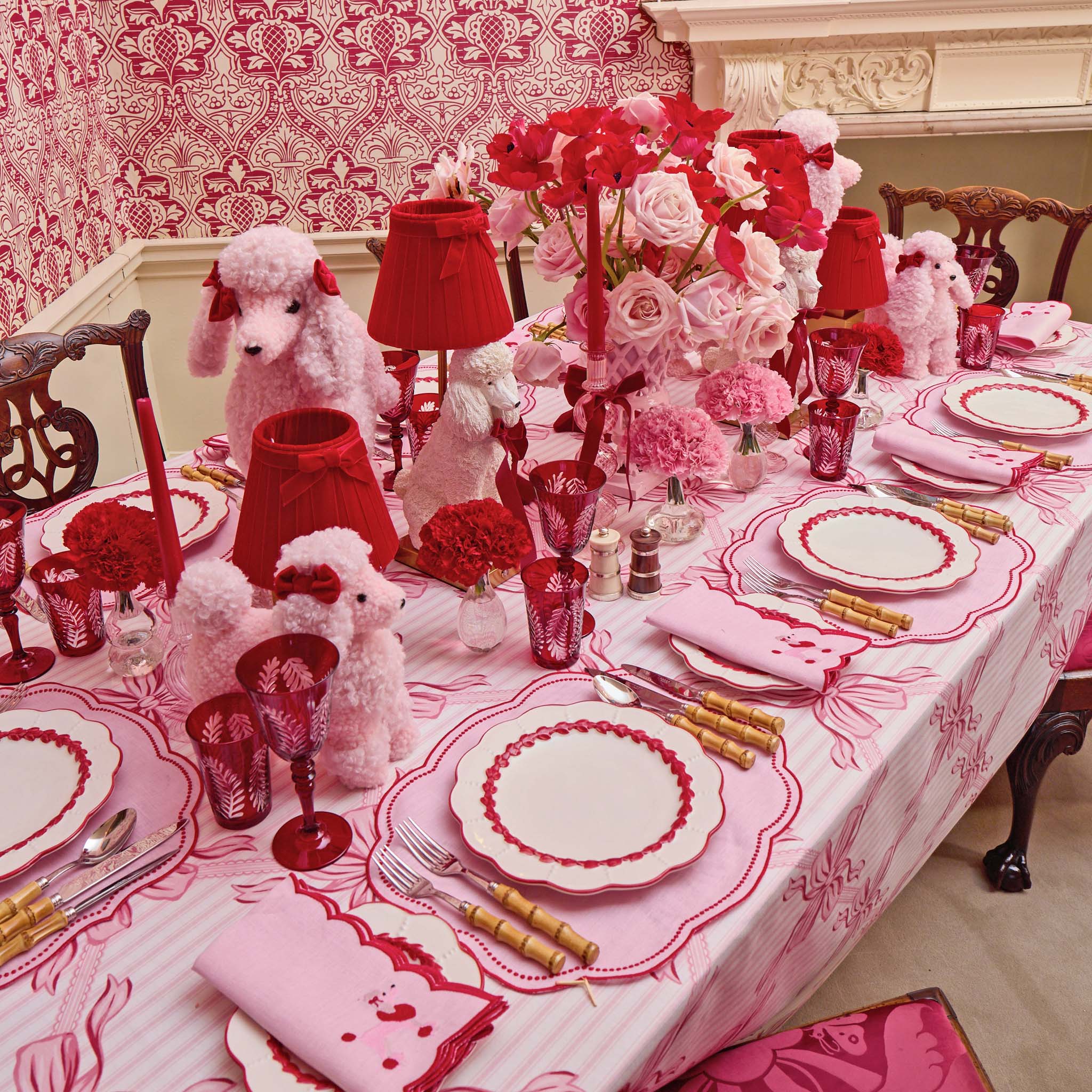 Red Laurel Dinner Plate - Image 3