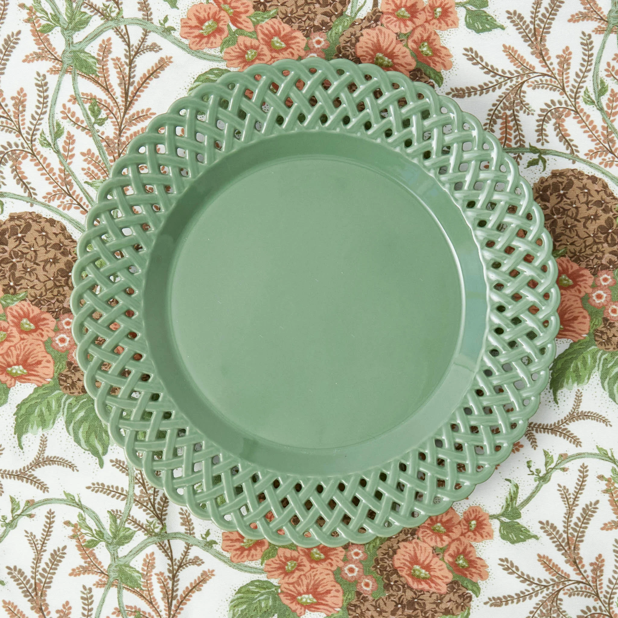 Sage Basketweave Dinner Plate - Image 7