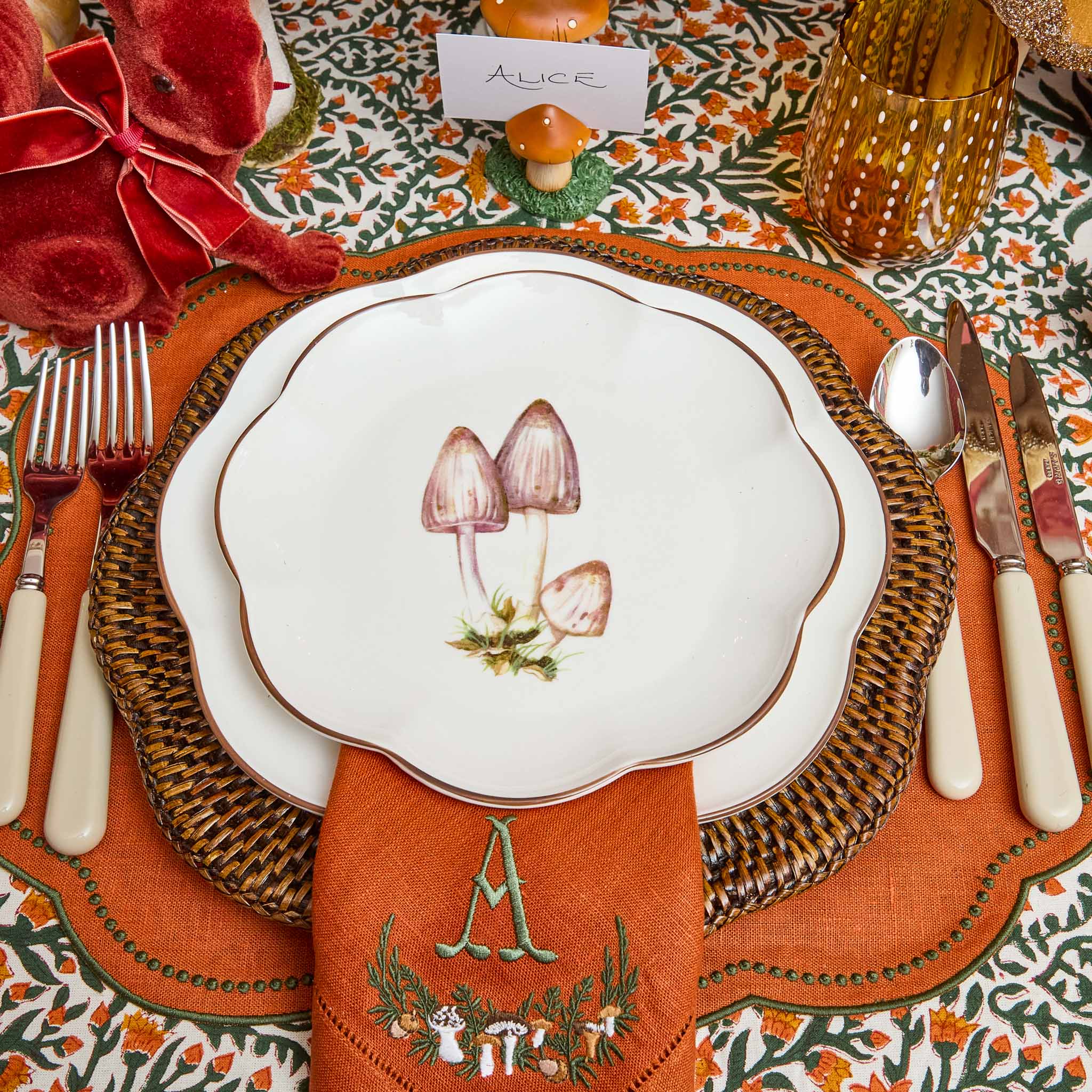 Scalloped Mushroom Starter Plate (Grey) - Image 5