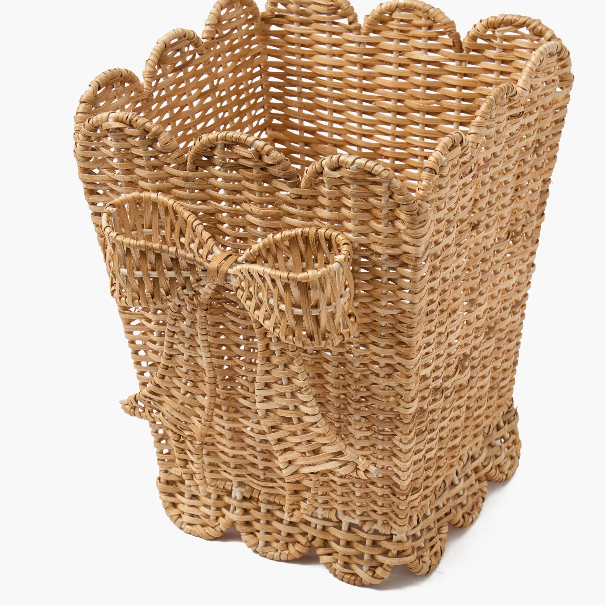 Scalloped Bow Rattan Waste Paper Bin - Image 6