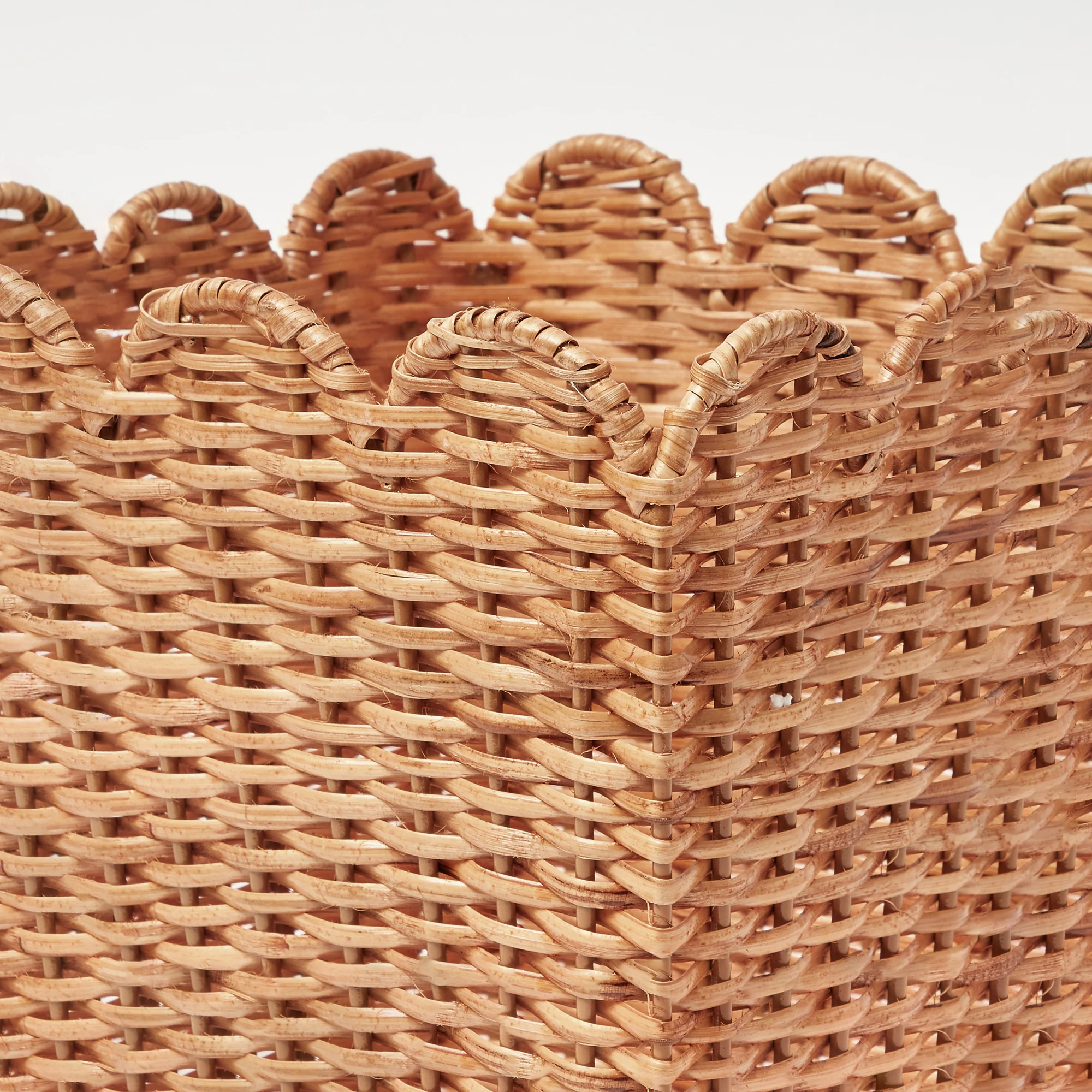 Scalloped Rattan Waste Paper Bin - Image 3
