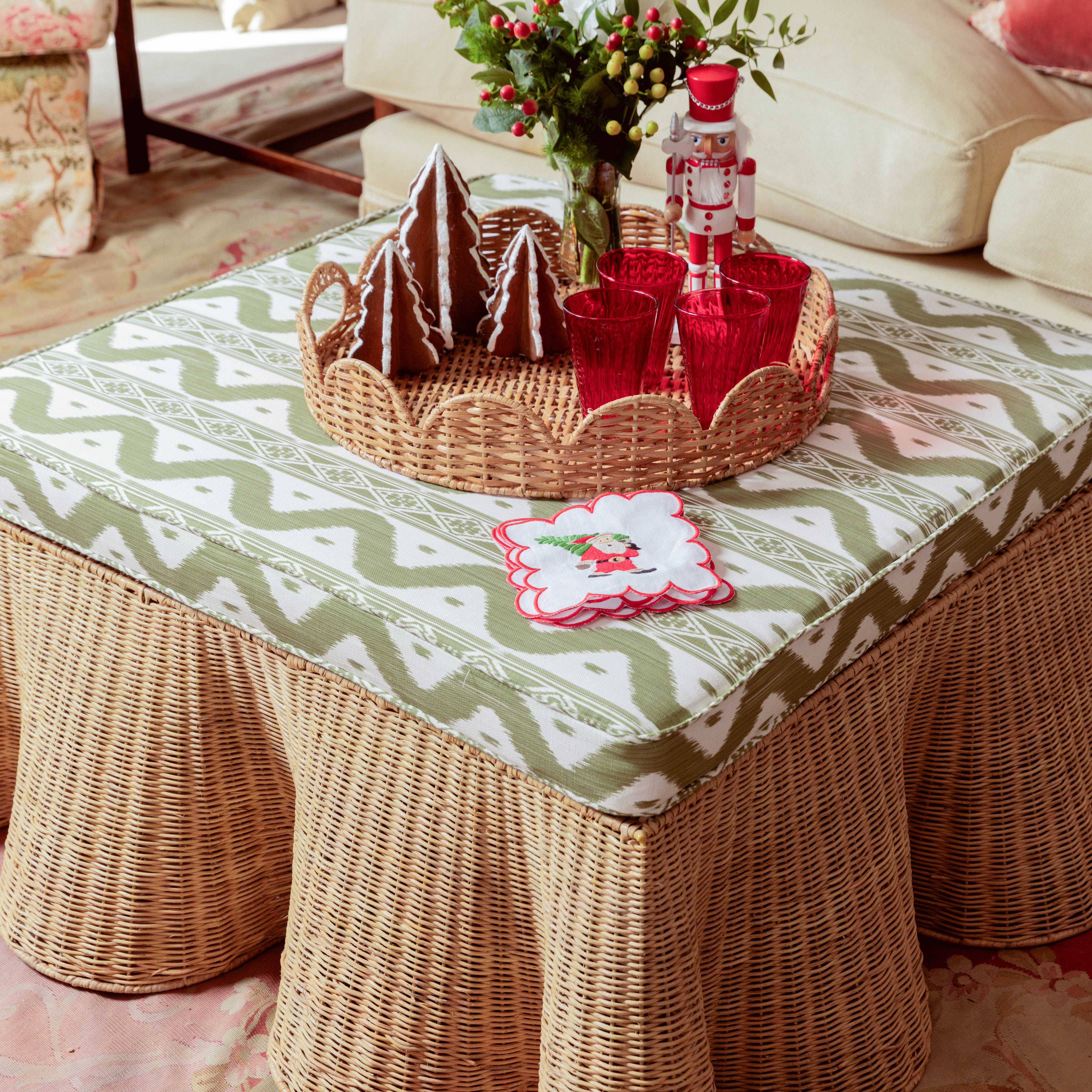 Scalloped Father Christmas Cocktail Napkins (Set of 4) - Image 3