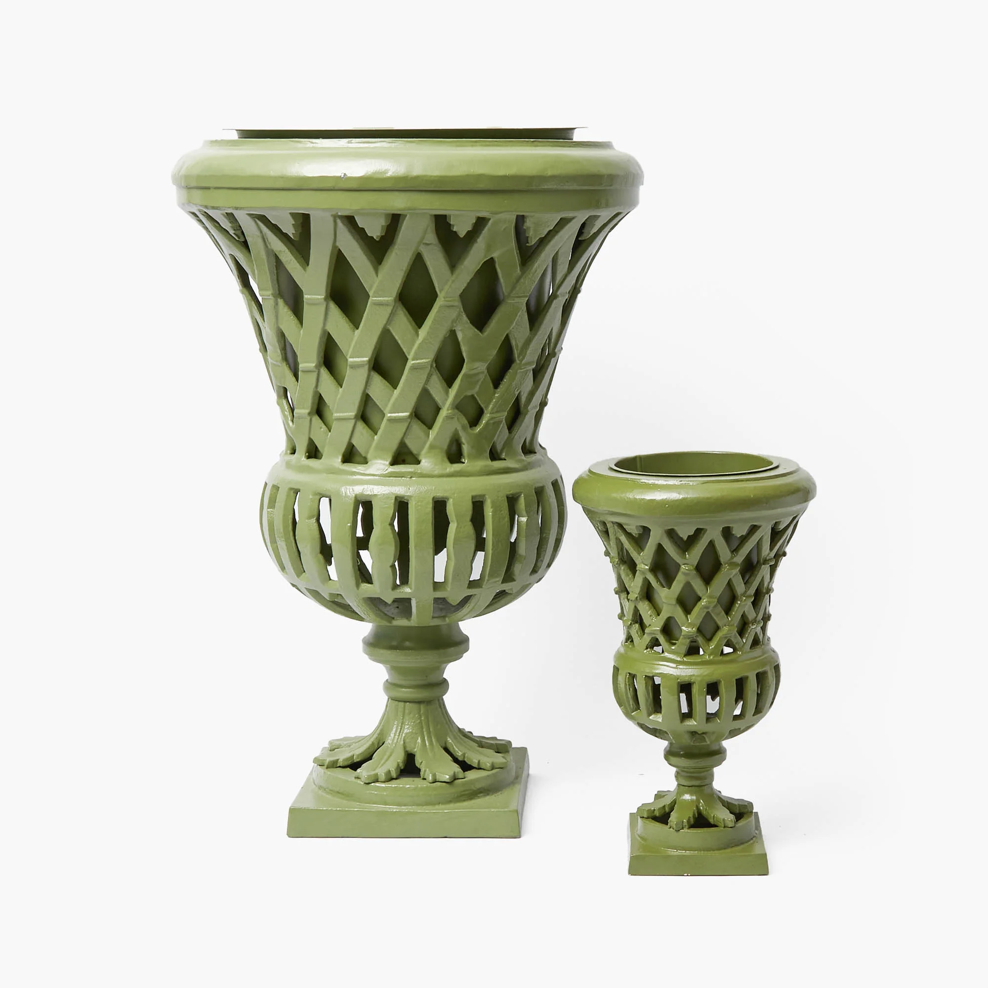 Small Adelaide Green Lattice Urn Vase - Image 10