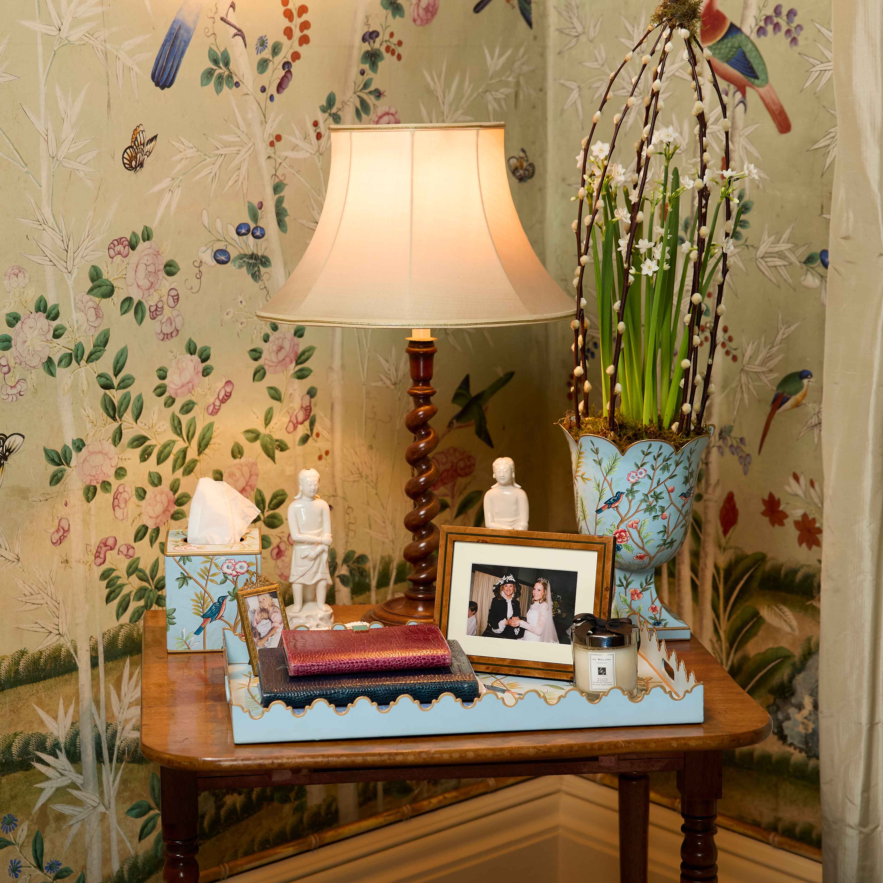 Small Blue Chinoiserie Tole Urn Vase - Image 3