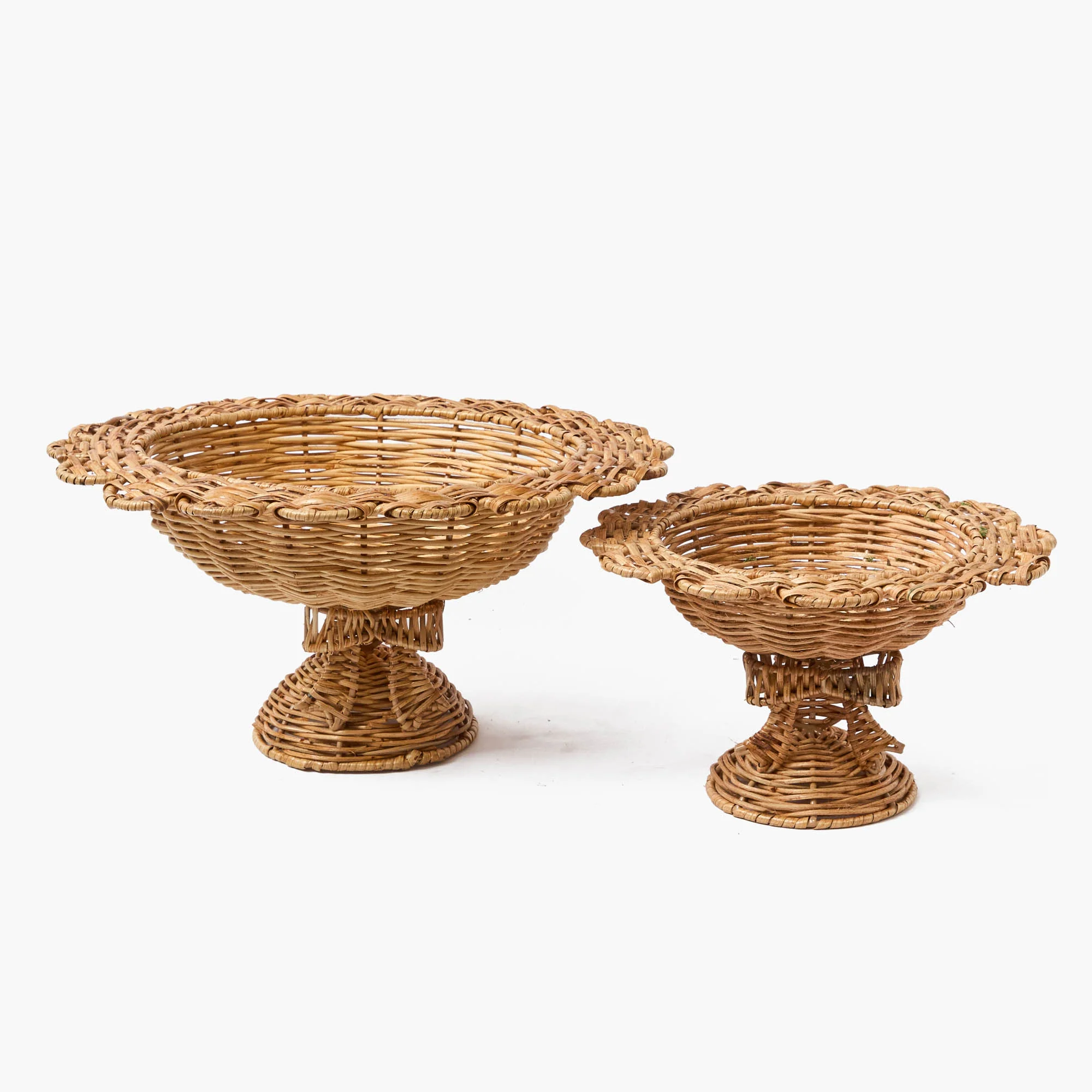 Small Luciana Bow Rattan Scalloped Bowl - Image 5