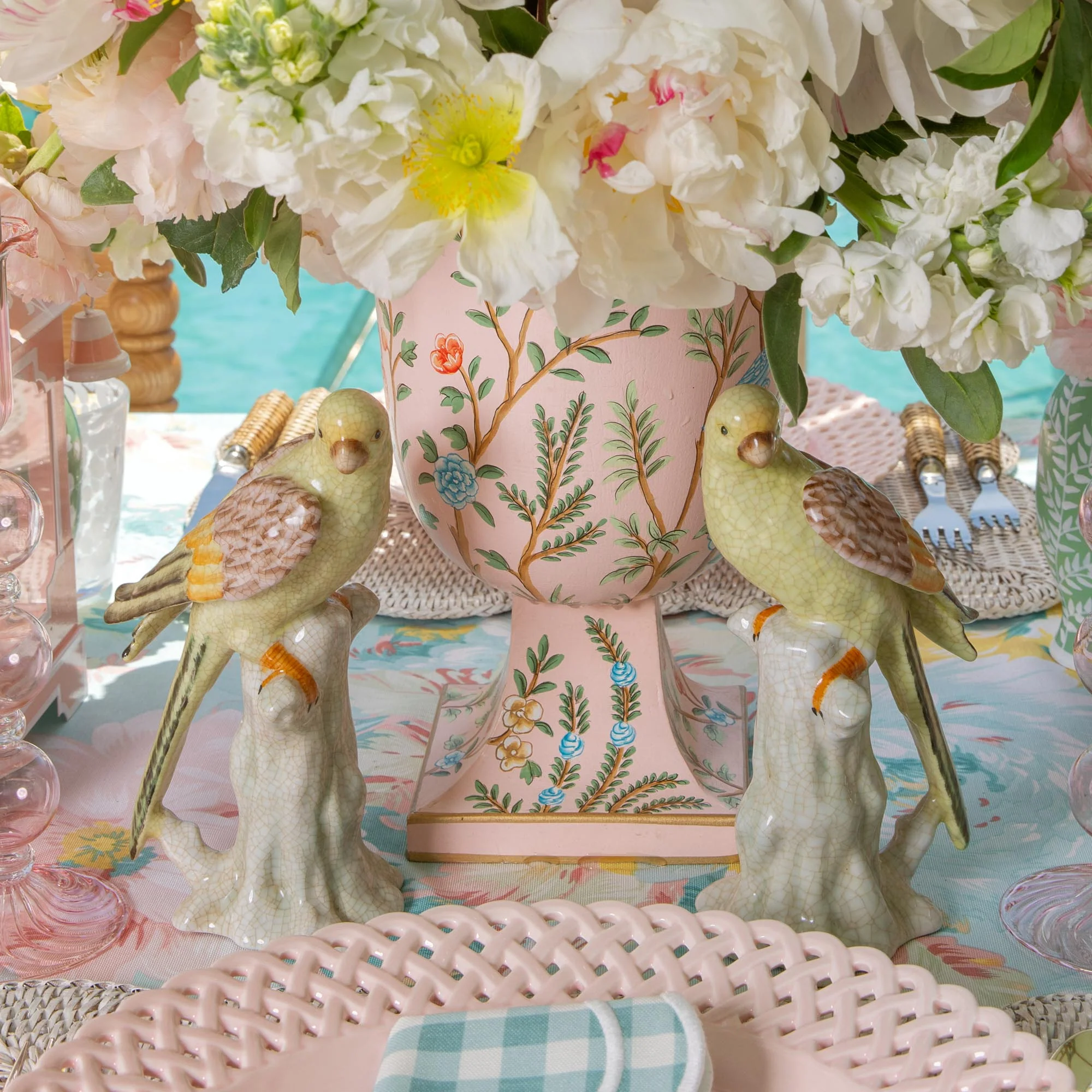 Pink Small Chinoiserie Tole Urn Vase - Image 11