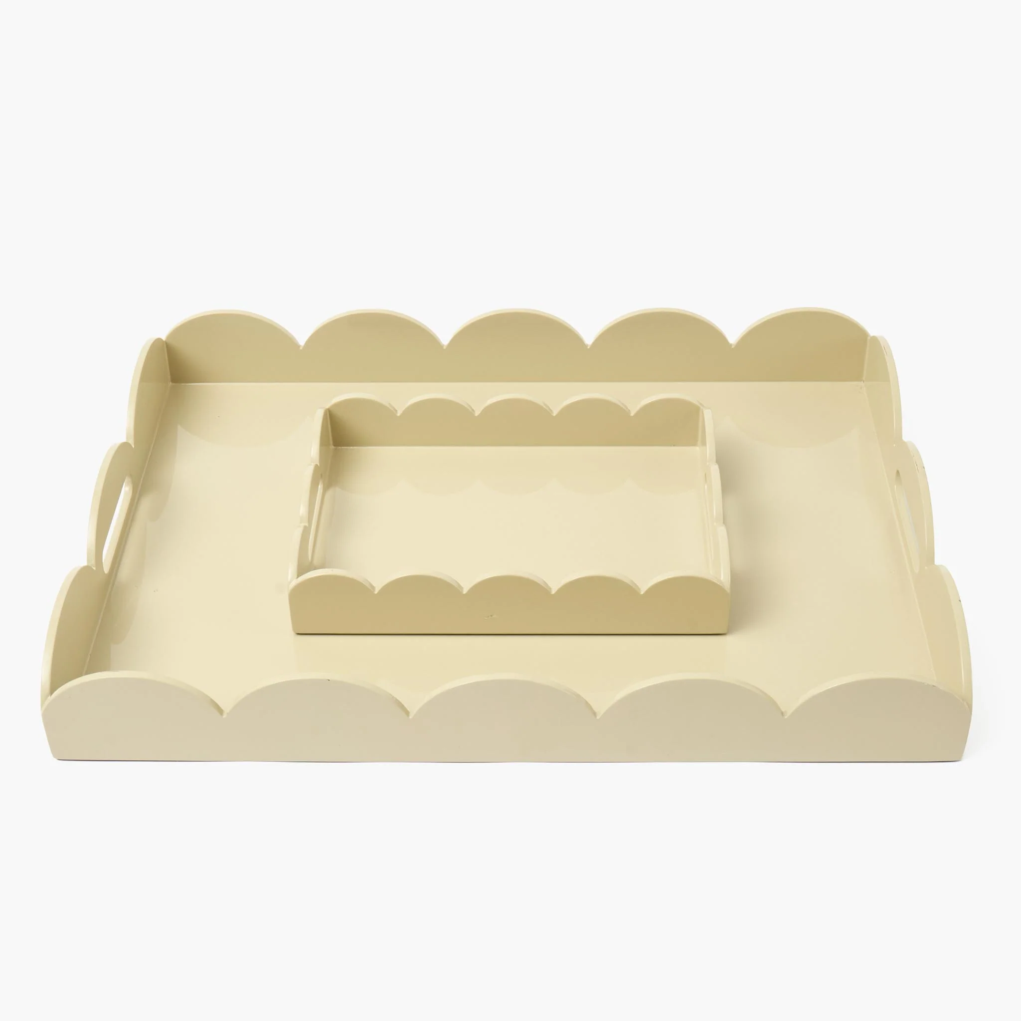 Putty Small Scalloped Lacquer Tray - Image 4