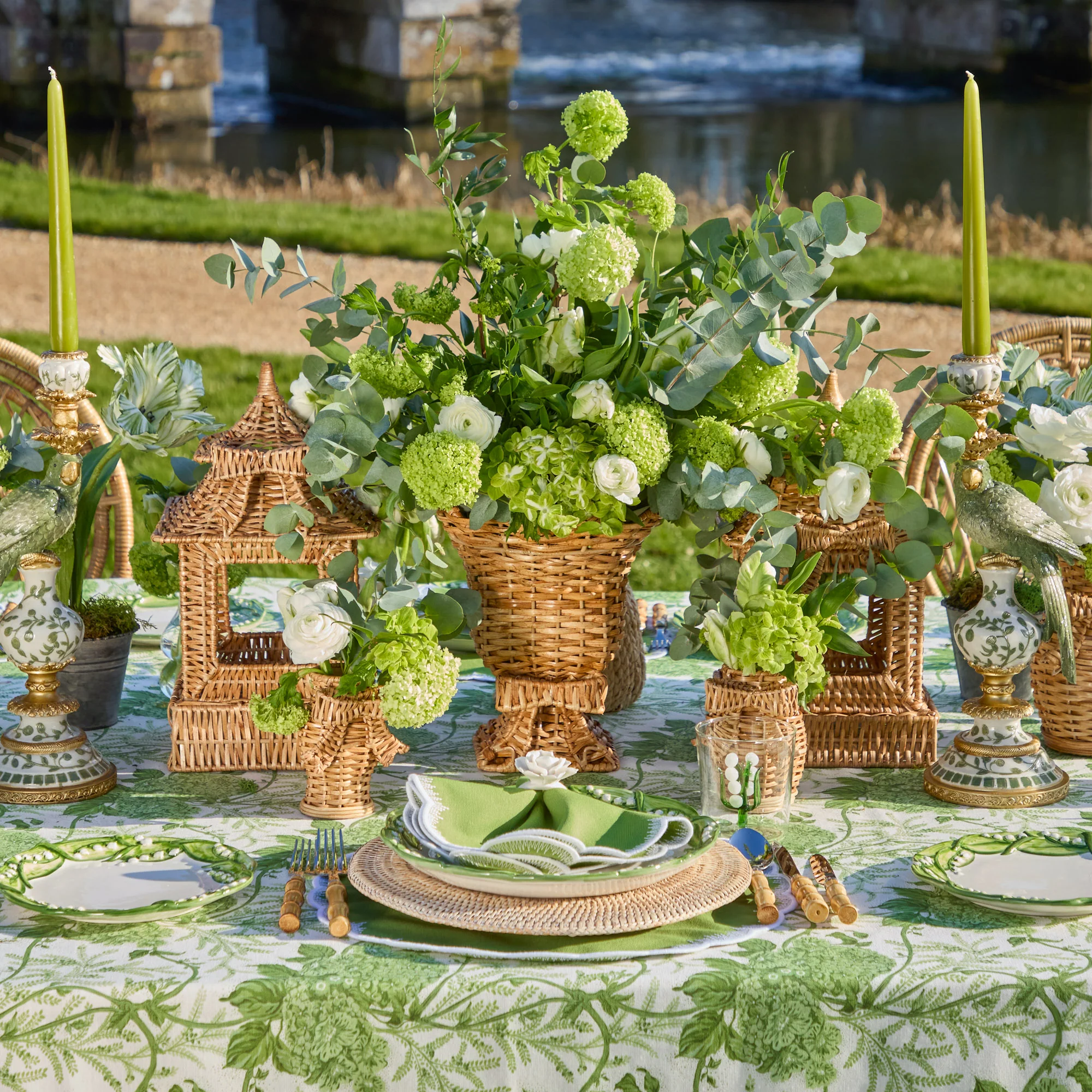 Small Rattan Bow Urn Vase - Image 5