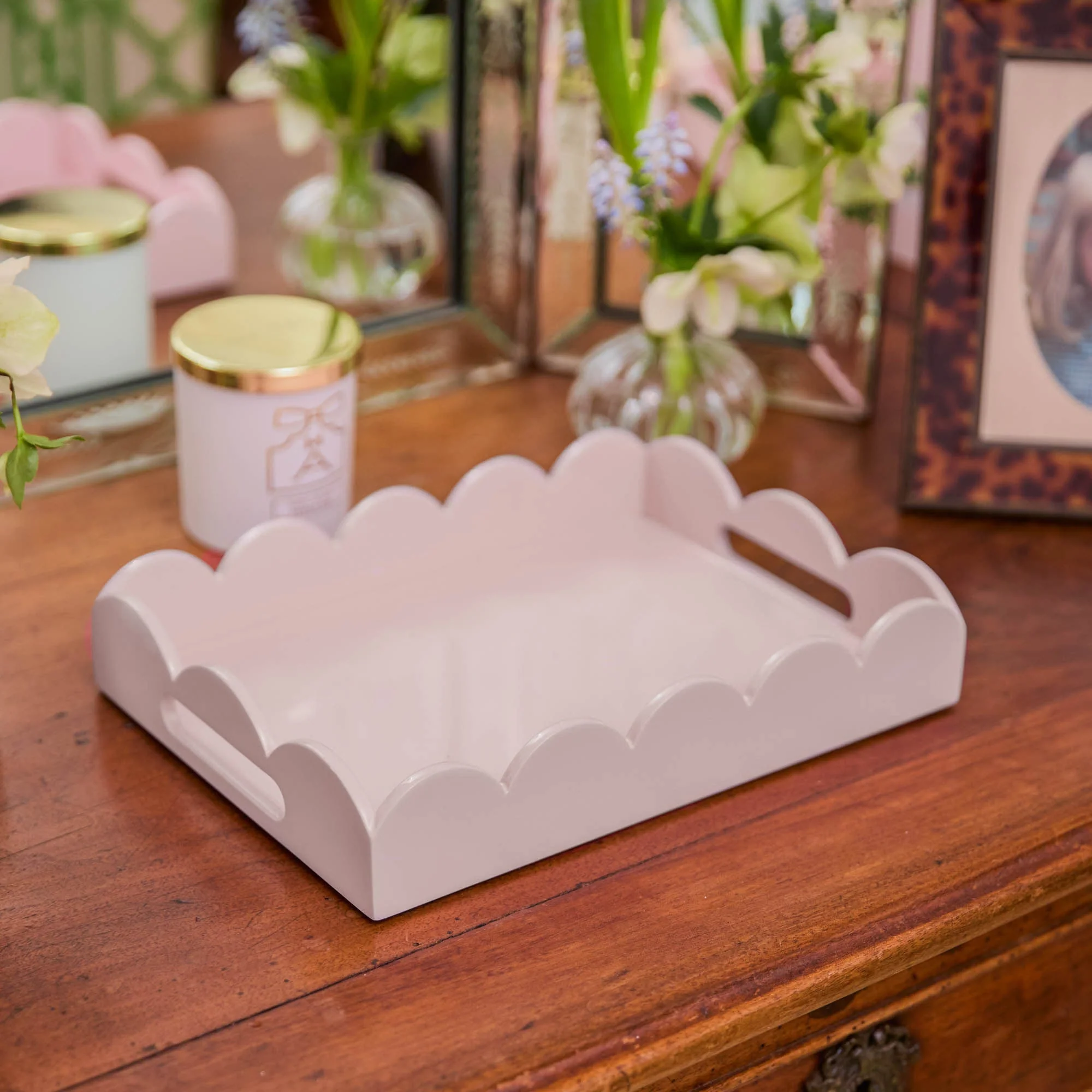 Soft Pink Small Scalloped Lacquer Tray - Image 12