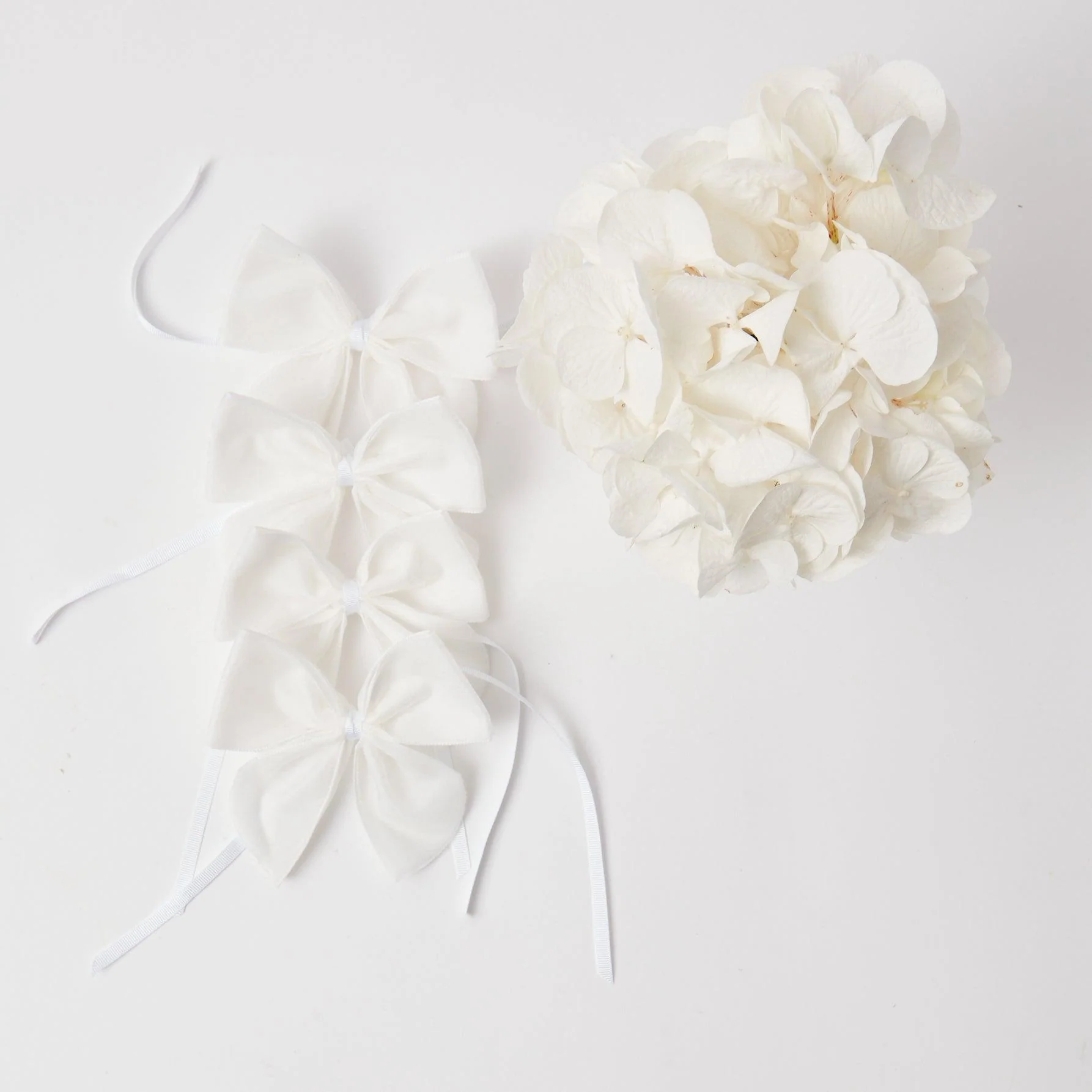 Snow White Velvet Napkin Bows (Set of 4) - Image 22