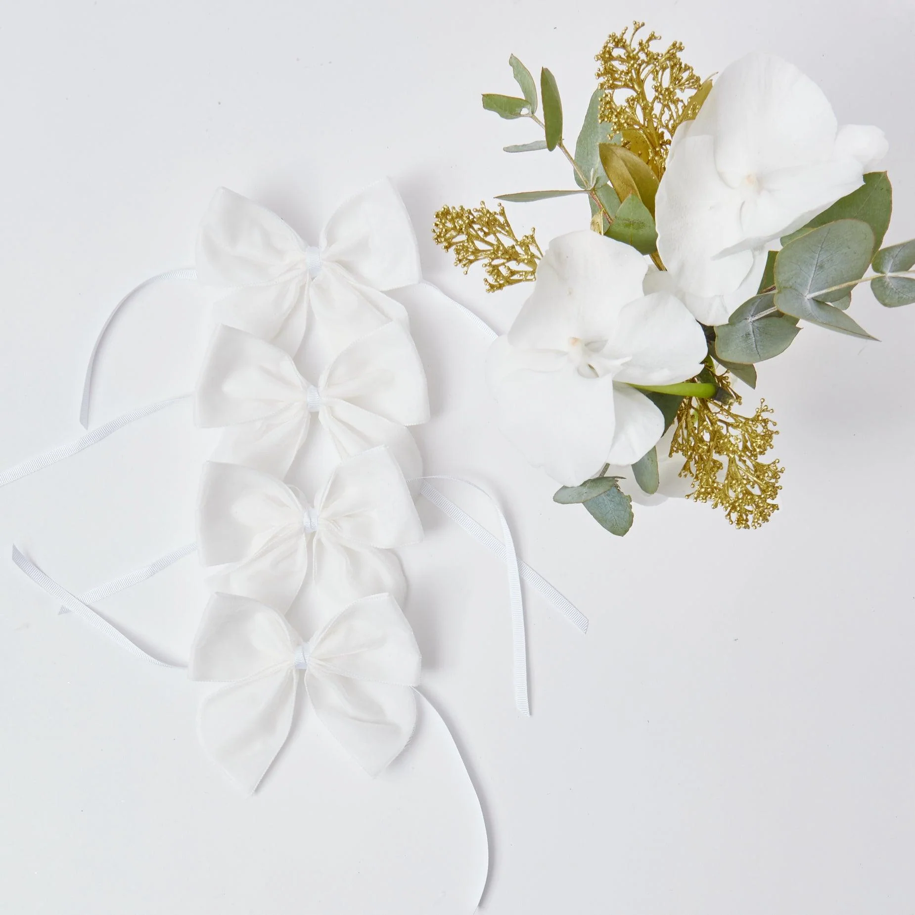 Snow White Velvet Napkin Bows (Set of 4) - Image 4