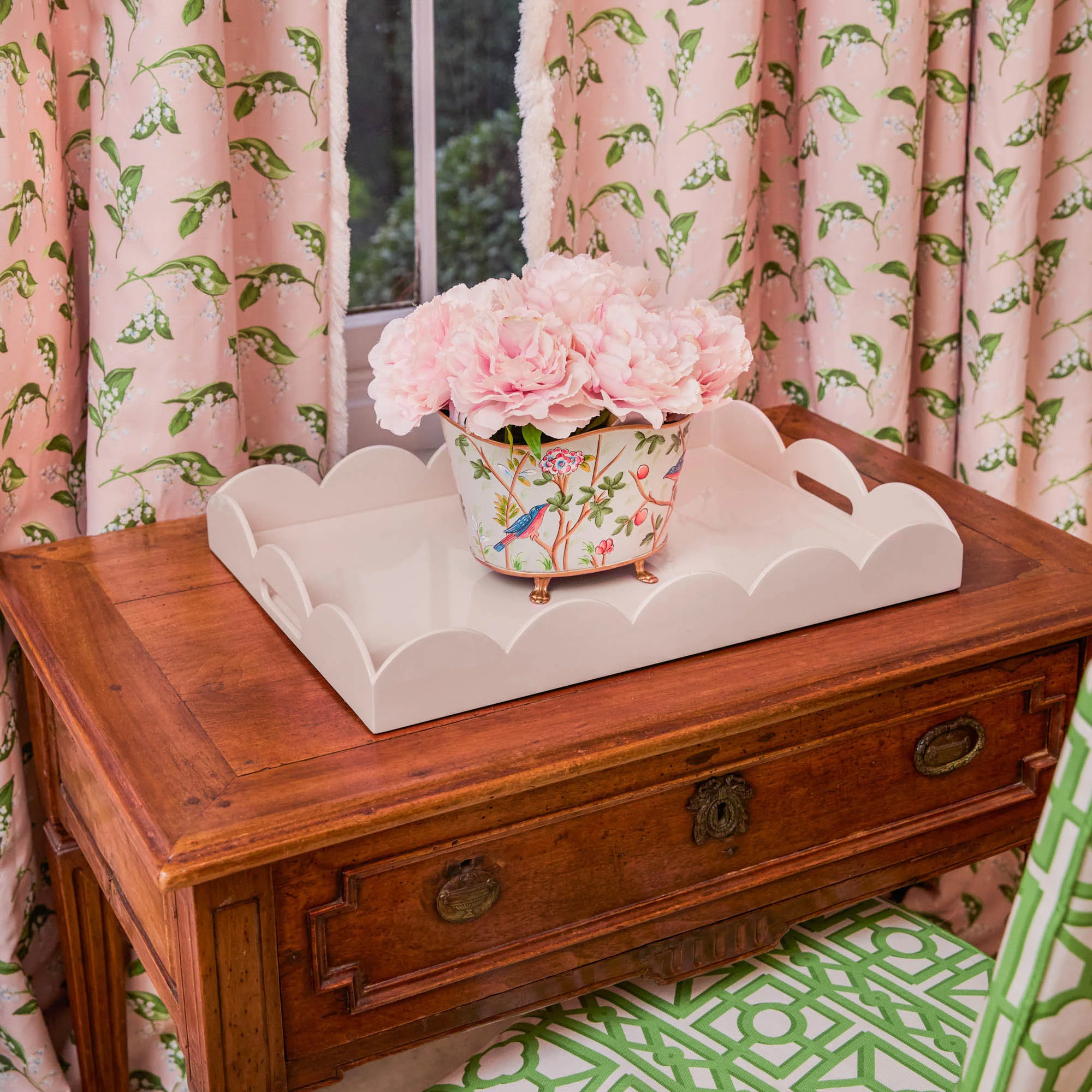 Soft Pink Lacquer Tray - Image 4