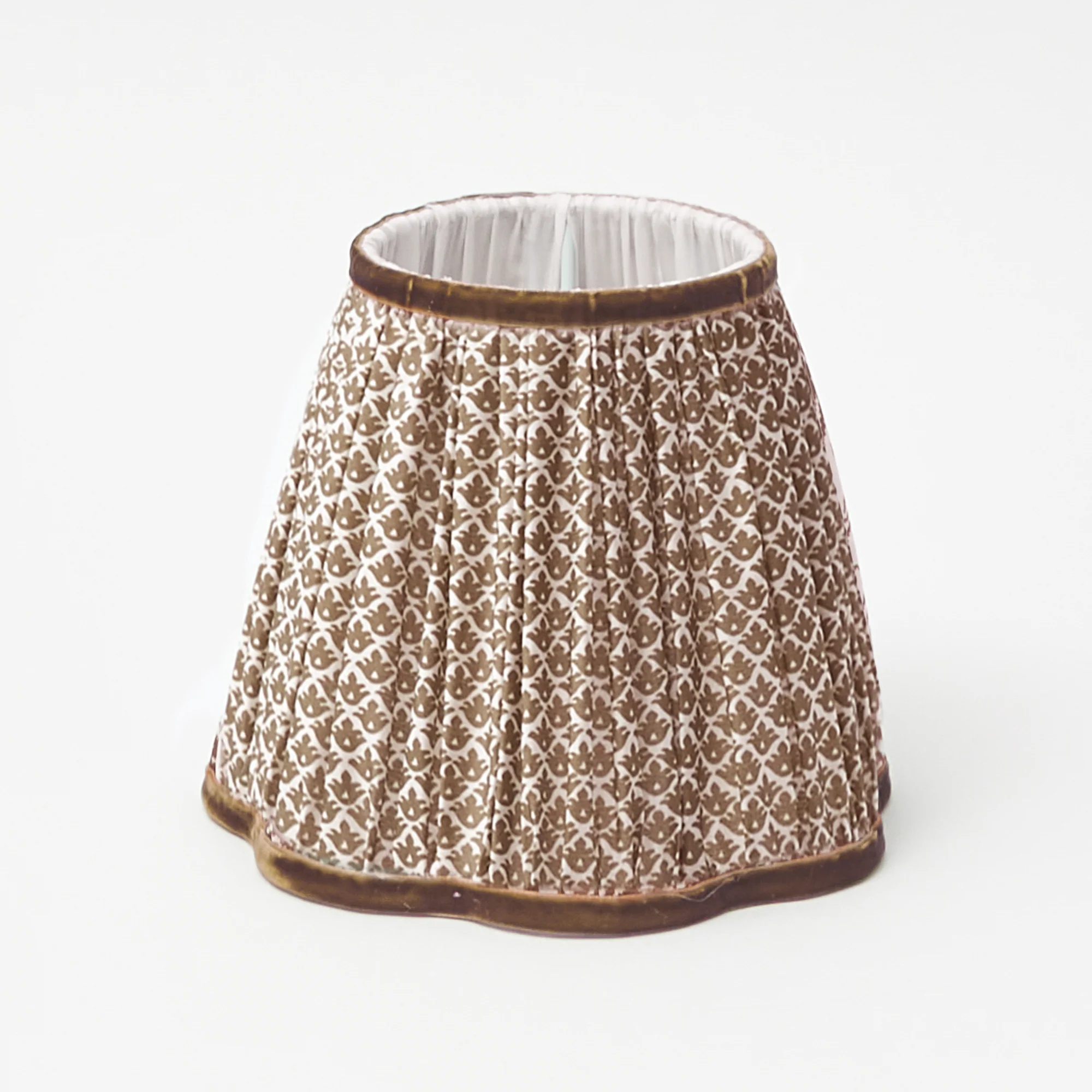 Rattan Ursula Rechargeable Lamp with Chocolate Lotus Shade (18cm) - Image 3